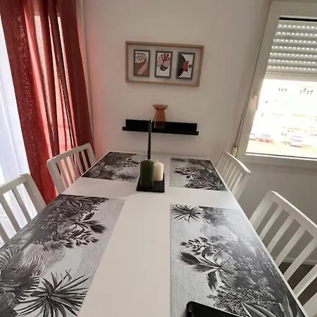 Autre Canal Chez Helo נאנסי