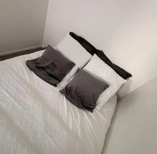 Autre Canal Chez Helo * נאנסי